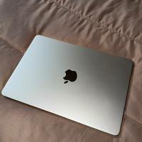 Macbook air 13,6 M2