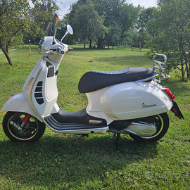 VESPA GTS hpe 300 SUPER