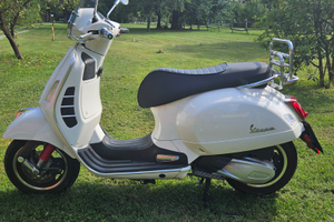 VESPA GTS hpe 300 SUPER