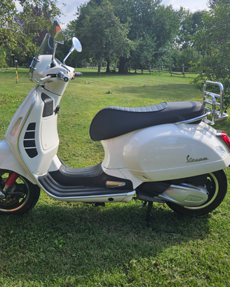 VESPA GTS hpe 300 SUPER