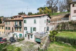 4 LOCALI A CAPRANICA