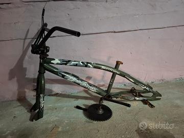 vari pezzi biciclette nuovi e usati 