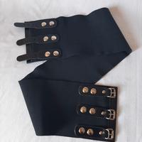 Cintura elasticizzata con tre fibbie