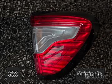 FANALINO   PORTELLONE  SX Renault captur  2015