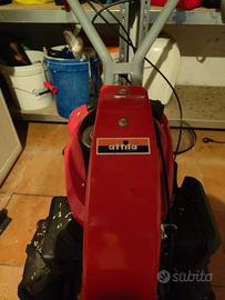 Motofalciatrice a scoppio