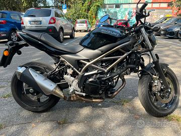 Suzuki SV650 2021 Nera 25.000km
