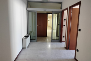 Ufficio in zona corso Cairoli anche in locazion