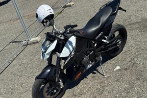 Ktm Duke R 690 supermoto+ Akrapovic