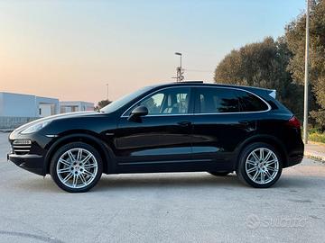 CAYENNE PLATINUM EDITION 2014