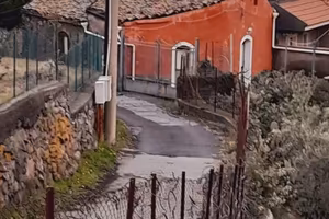 Casa rustica circa 50 mq con terreno 800 mq circa