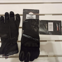 Accessori e abbigliamento motociclistico nuovi