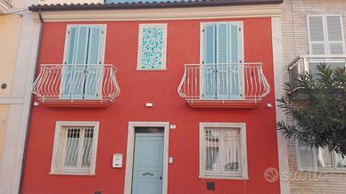 Centro - vicino mare - bijoux -collegata Fermo