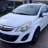 Opel Corsa 1.2 3 porte b-color