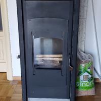 Stufa a pellet Idro UniRossi Idrostar 26 kW