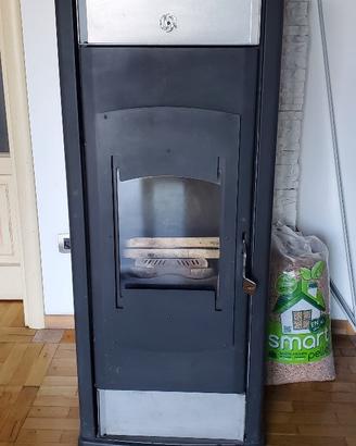 Stufa a pellet Idro UniRossi Idrostar 26 kW