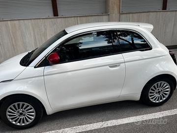 Fiat 500e red si cede leasing fino a marzo 2027