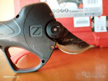 forbice elettrica per giardinaggio 