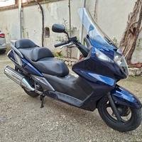 Honda Silver Wing 400 solo 18000 km