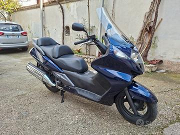Honda Silver Wing 400 solo 18000 km
