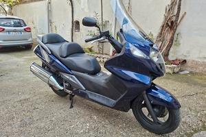 Honda Silver Wing 400 solo 18000 km