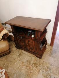 Mobile in legno  porta tv con ruote