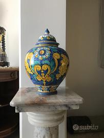 Potiche in terracotta smaltata e dipinta in polic