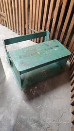 Scrittoio con seduta per bambini piccoli