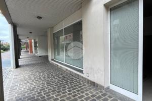 NEGOZIO A GRASSOBBIO