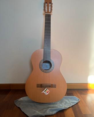 Chitarra classica 4/4 prodotta in europa
