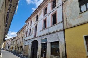 Immobile in asta di 90 m² con 3 locali a Fara Nova