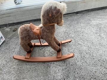 Cavallo  a dondolo