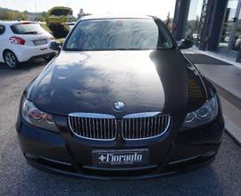 BMW 330 xd AUT. Touring Attiva FULL OPTIONAL