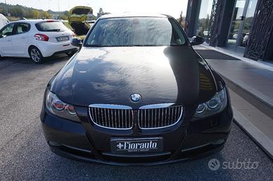 BMW 330 xd AUT. Touring Attiva FULL OPTIONAL