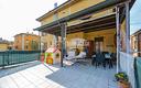 5locali-di-ampie-metrature-al-primo-piano-con-ampi