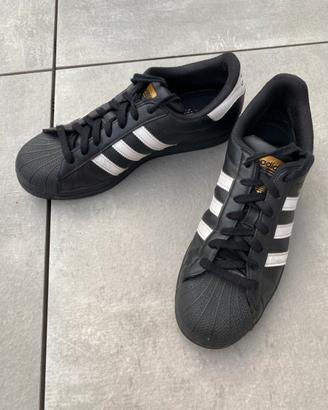 Adidas Superstar