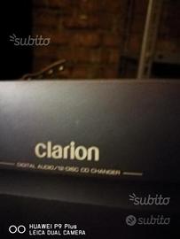 Stereo con caricatore cd clarion