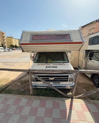 Chevrolet cheavy van v8 camper
