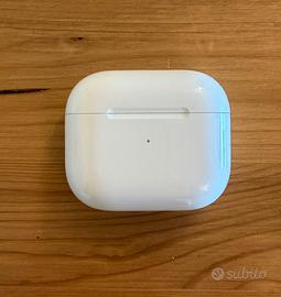 AirPods 3 con ricarica wireless