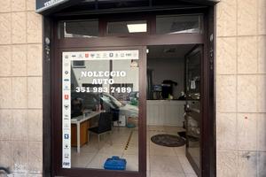 Locale commerciale ricambi auto