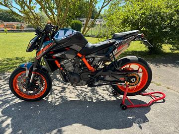 KTM Duke 890r