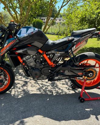 KTM Duke 890r