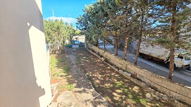 Villetta con giardino e cucina rustica