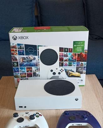 XBox serie S - bianca in garanzia + 2 controller