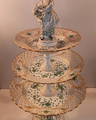 Alzata a tre livelli in porcellana di Meissen 