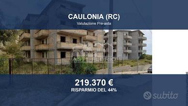 Immobile in asta di 2120 m² con più di 5 locali a 