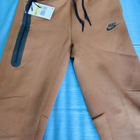 Pantalone tuta Nike nuovo mai usato taglia S.