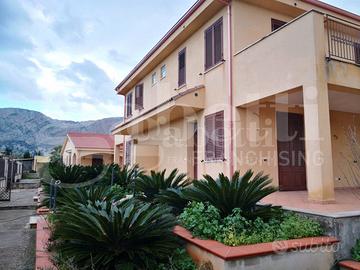 Carini/Poseidon villa bifamiliare su 3 livelli