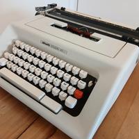 Macchina da scrivere Olivetti Studio 45 i