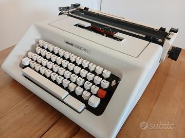 Macchina da scrivere Olivetti Studio 45 i