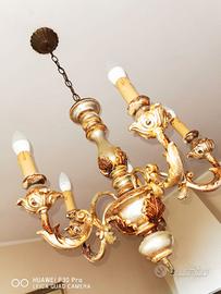 Lampadario d'epoca in legno